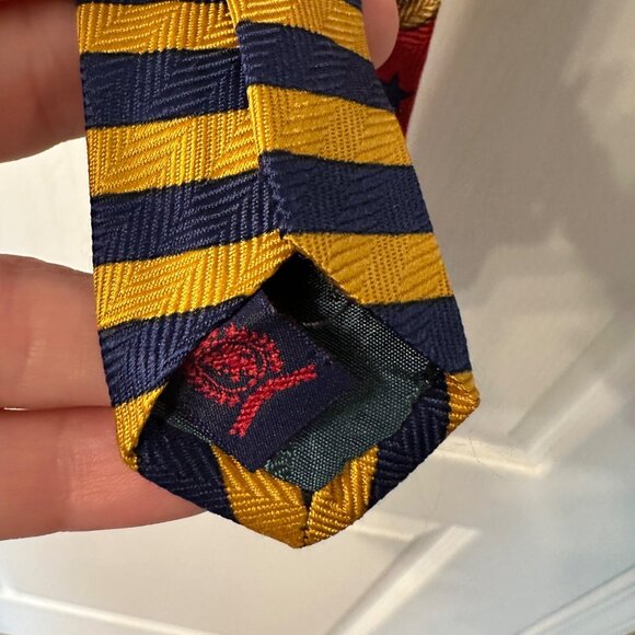 Tommy Hilfiger | VTG Red Men's Tie 100% Imported Silk Golf Italy Made USA Stripe - Picture 6 of 11